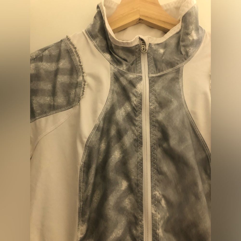 Lululemon Running Jacket - Picture 3 of 6